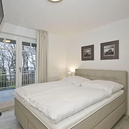 Moderne Mit Kamin, Balkon - Ferienresidenz Zwei Bodden Fewo111 *
