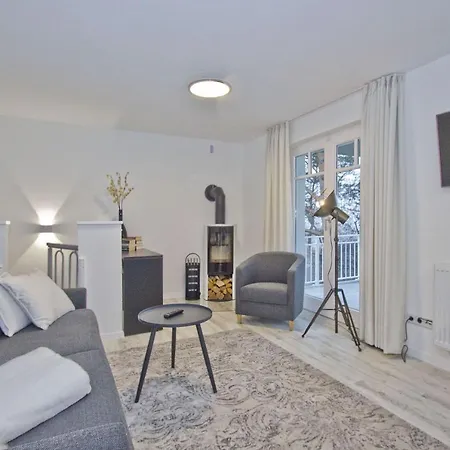 Moderne Mit Kamin, Balkon - Ferienresidenz Zwei Bodden Fewo111