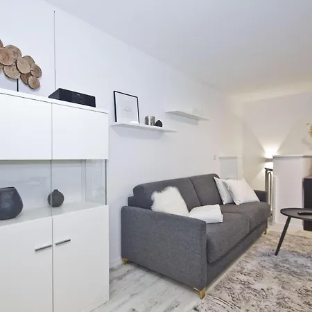 Moderne Mit Kamin, Balkon - Ferienresidenz Zwei Bodden Fewo111 Lietzow