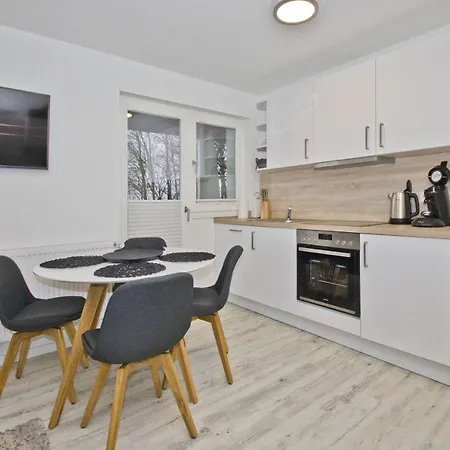 Apartment Moderne Mit Kamin, Balkon - Ferienresidenz Zwei Bodden Fewo111 Lietzow